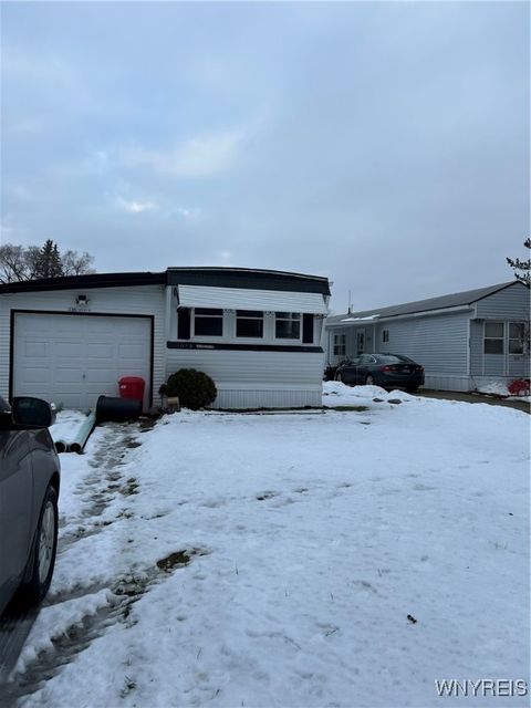 Photo of 1072 Creekside Drive, Evans, NY 14047 (MLS # B1655531)