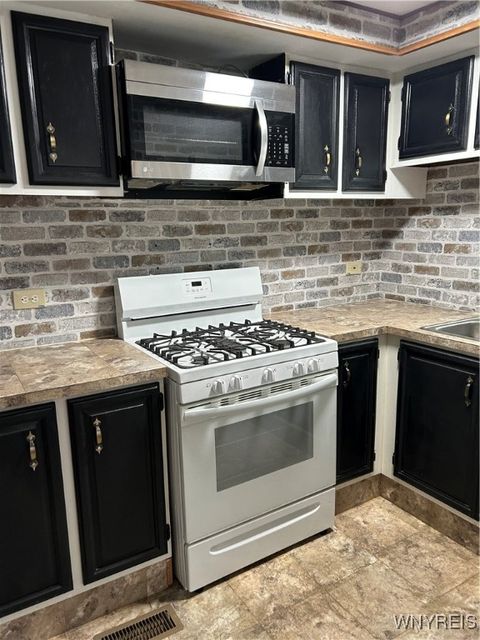 Tiny photo for 1072 Creekside Drive, Evans, NY 14047 (MLS # B1655531)