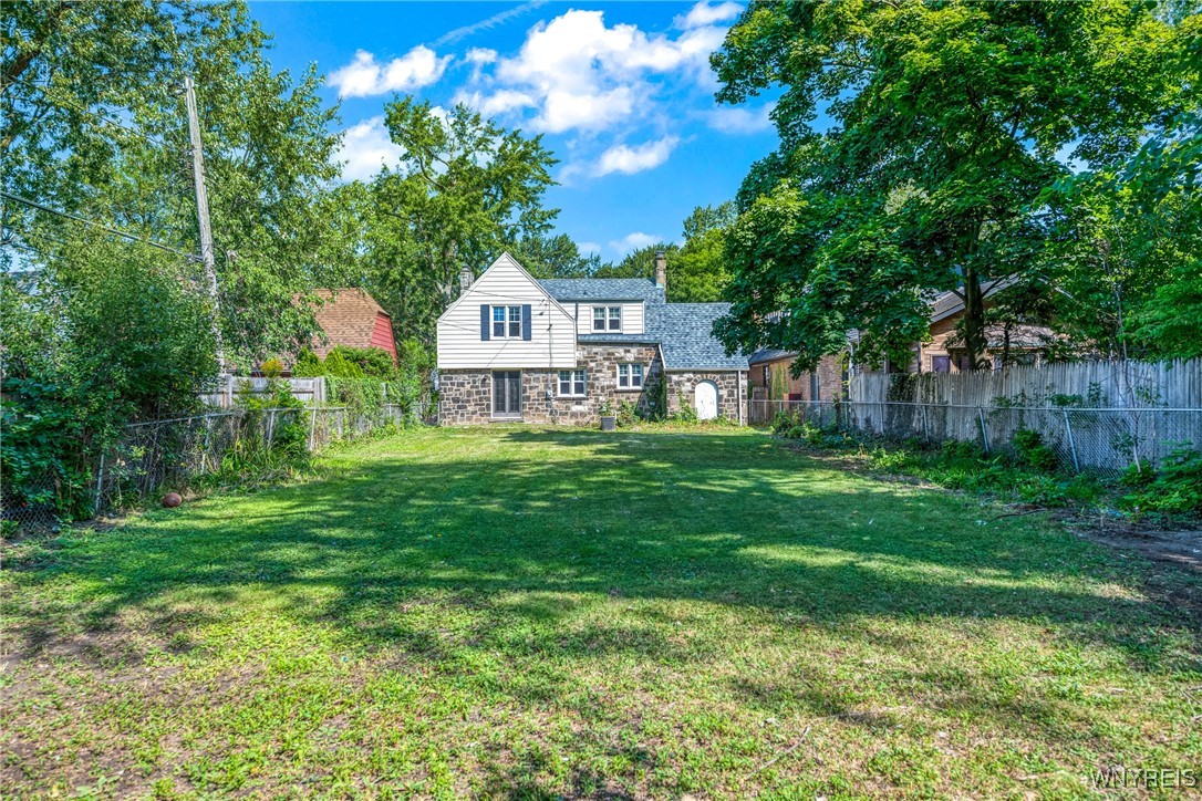 Photo 11 of 41 of 31 Danbury Lane house