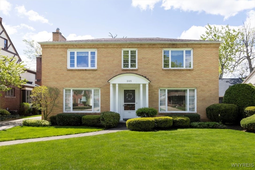 205 Deerhurst Park Boulevard, Tonawanda, New York image 1