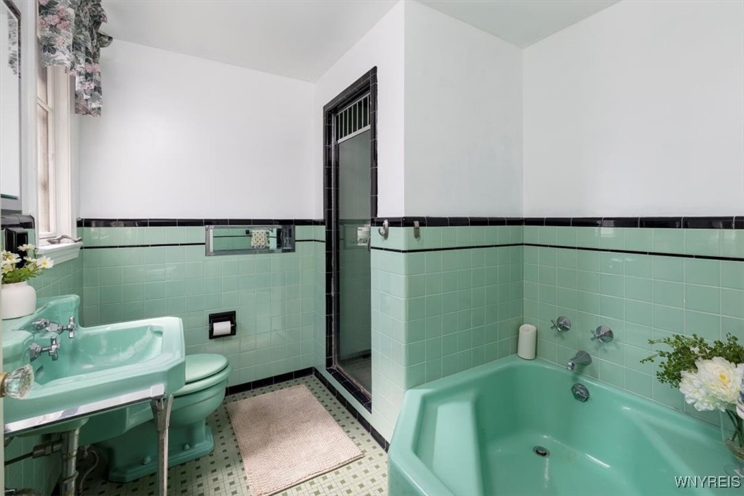 205 Deerhurst Park Boulevard, Tonawanda, New York image 19