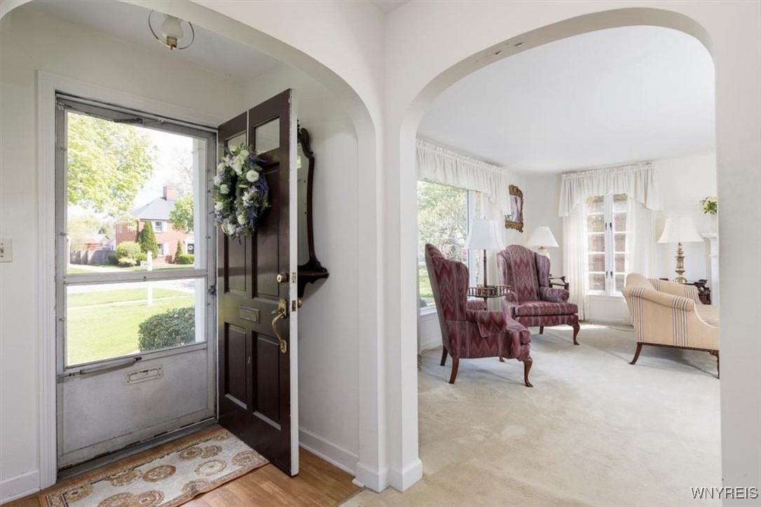 205 Deerhurst Park Boulevard, Tonawanda, New York image 2