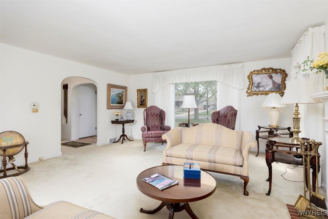 205 Deerhurst Park Boulevard, Tonawanda, New York image 5