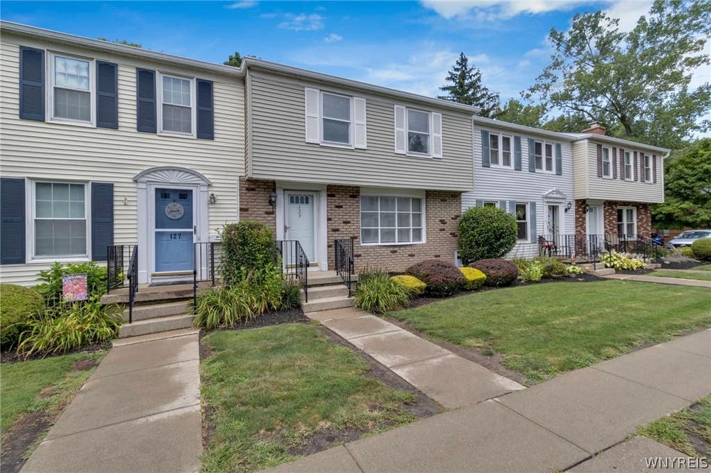 Photo of 129 Sundridge Drive, Amherst, NY 14228 (MLS # B1707702)