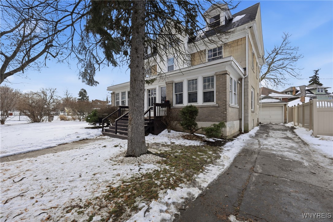 2 Niagara Falls Boulevard