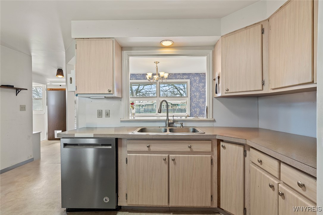 479 Somerville Avenue, Tonawanda, New York image 6