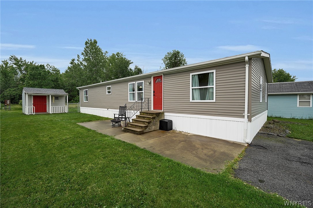 Photo 1 of 1 — 1139 Lockwood Dr, Lockport Town, NY 14094