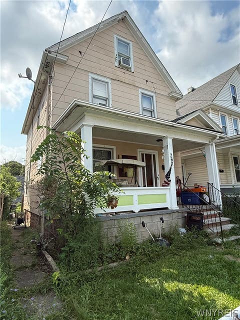 Photo of 760 15th Street, Niagara Falls, NY 14301 (MLS # B1707203)