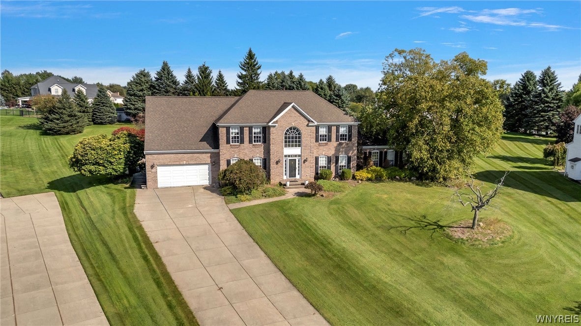 7256 Edgewater Circle