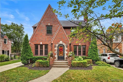 Photo of 212 Brantwood Road, Amherst, NY 14226 (MLS # B1708047)