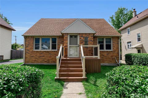 Photo of 194 Tremaine Avenue, Tonawanda, NY 14217 (MLS # B1709015)