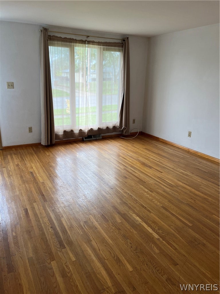 6 Mayberry Drive W