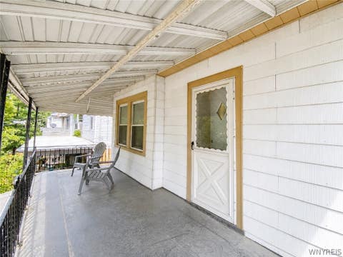 Apartment For Rent - 165 Dearborn Street #UPPER<br/> Buffalo, NY 14207