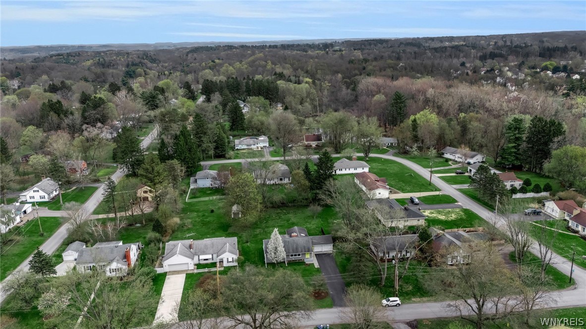 1049 Lawrence Avenue