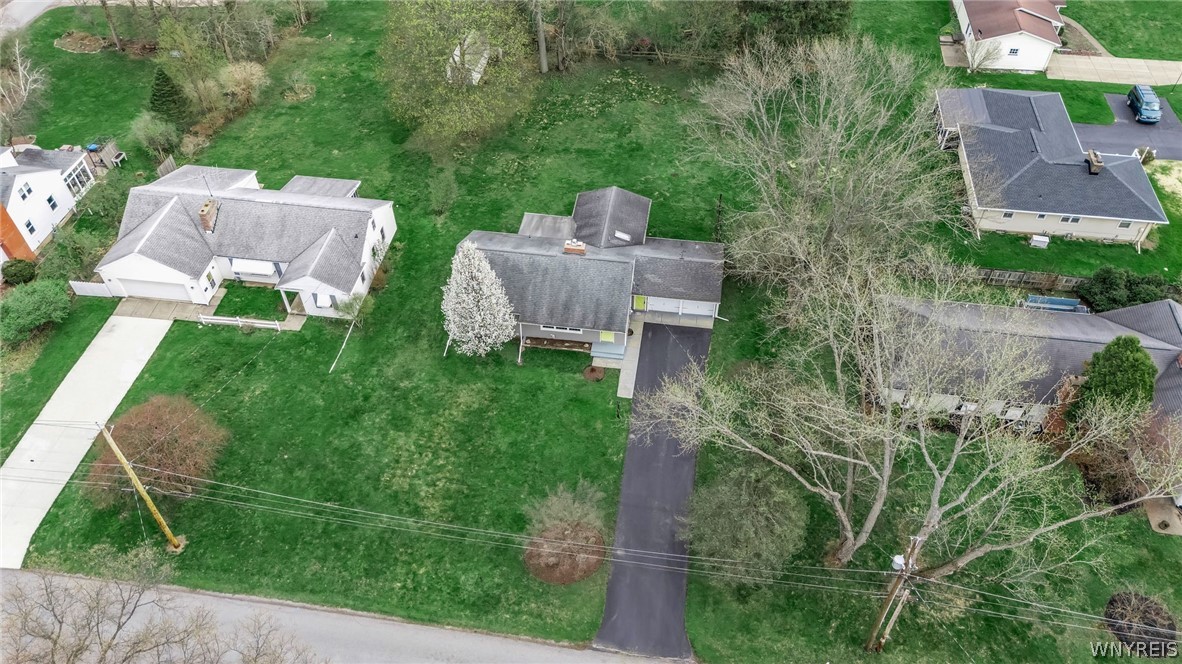 1049 Lawrence Avenue