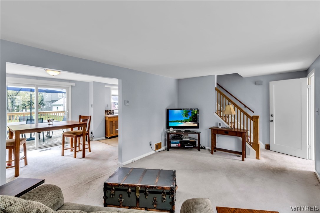 62 Endicott Dr