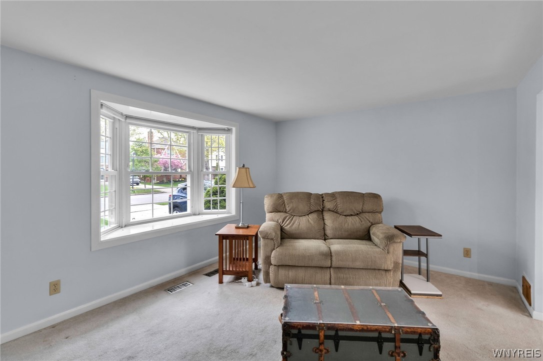 62 Endicott Dr