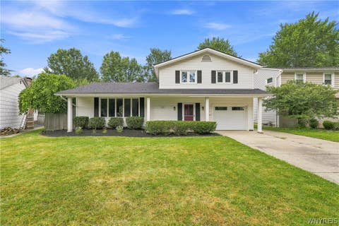 Photo of 82 Joanie Lane, Amherst, NY 14228 (MLS # B1709450)