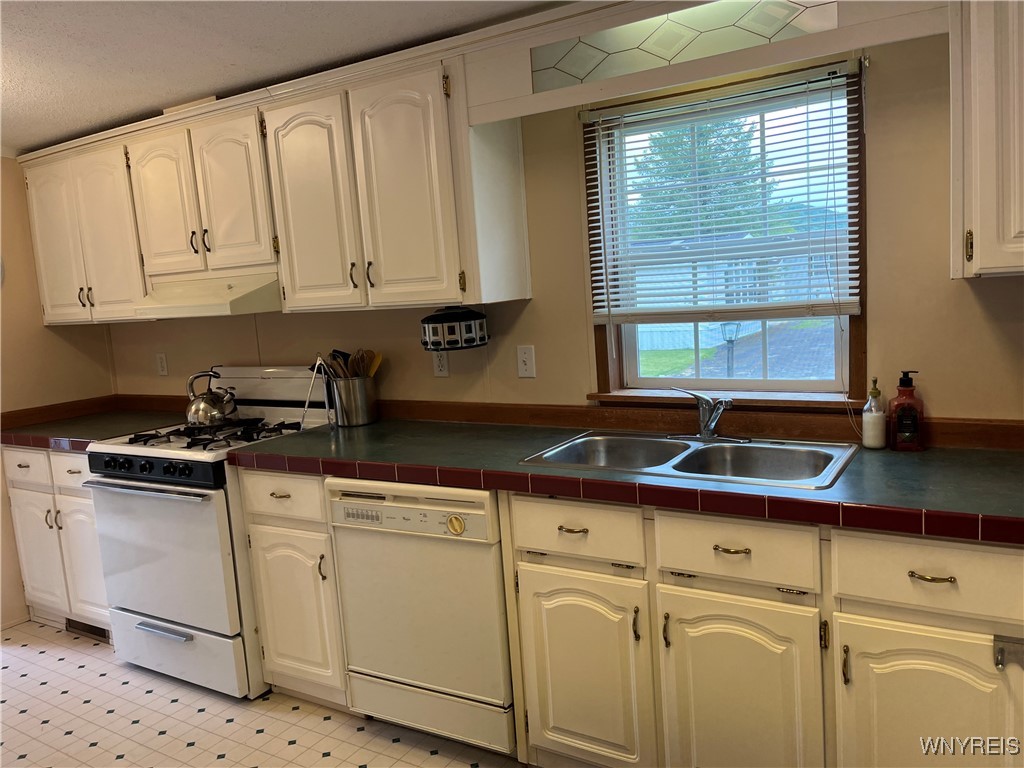 54 Green Valley Estates, Great Valley, New York image 12