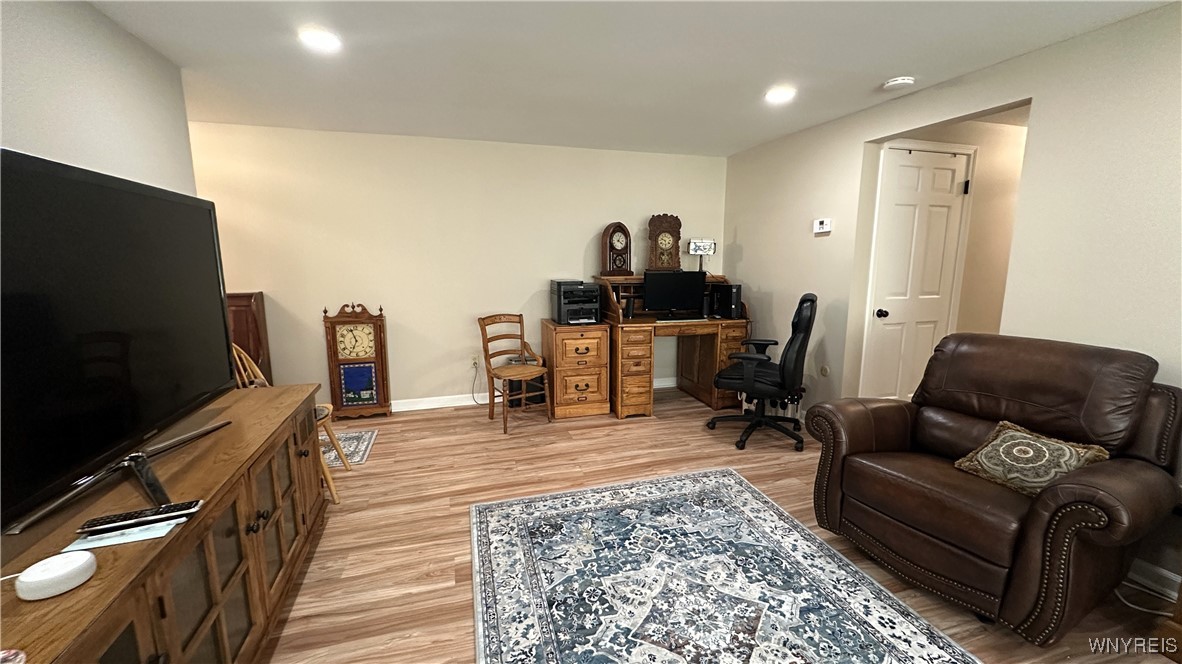 1330 Maple Road 4