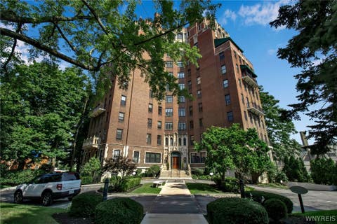 Photo of 800 W Ferry Street #3B, Buffalo, NY 14222 (MLS # B1707722)