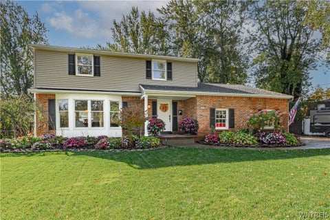 Photo of 362 Cottonwood Drive, Amherst, NY 14221 (MLS # B1721916)