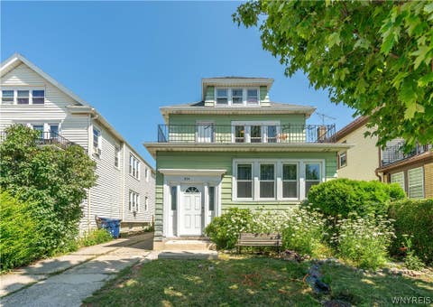 Photo of 304 Taunton Place, Buffalo, NY 14216 (MLS # B1702528)