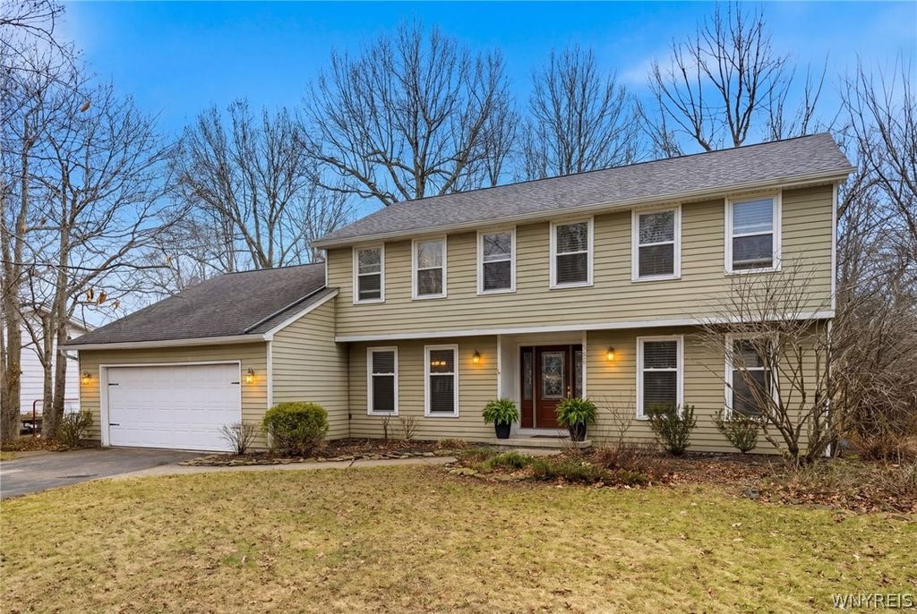 Photo of 255 Glen Oak Drive, Amherst, NY 14051 (MLS # B1666418)