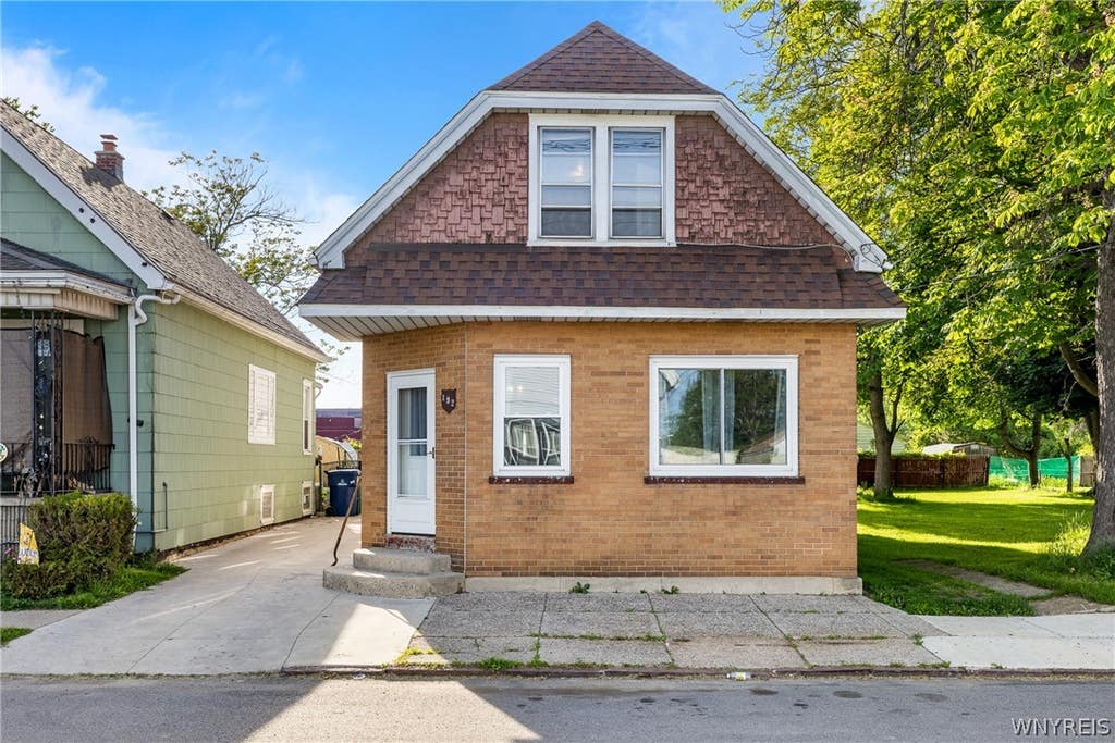 Photo of 192 Baitz Avenue, Buffalo, NY 14206 (MLS # B1694232)