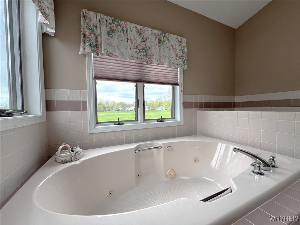 40 River Oaks Drive, Grand Island, New York image 20