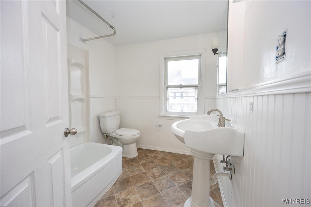 376 Tremont Street, North Tonawanda, New York image 32