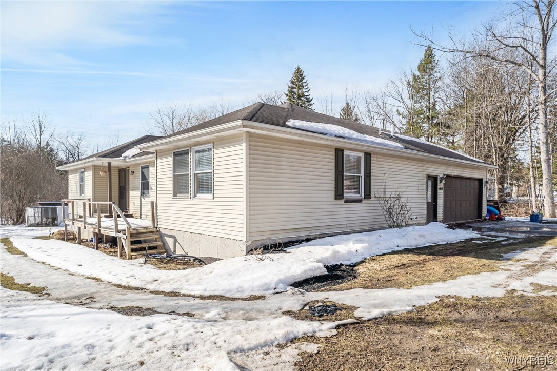 4468 Mckinley Parkway, Hamburg, New York image 1