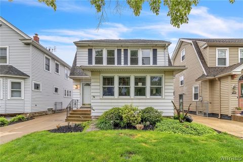 Photo of 267 Warren Avenue, Tonawanda, NY 14217 (MLS # B1684695)