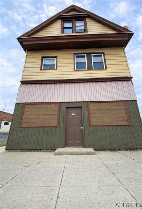 Homes For Sale - 1776 Clinton Street<br/> Erie County, Buffalo, NY 14206