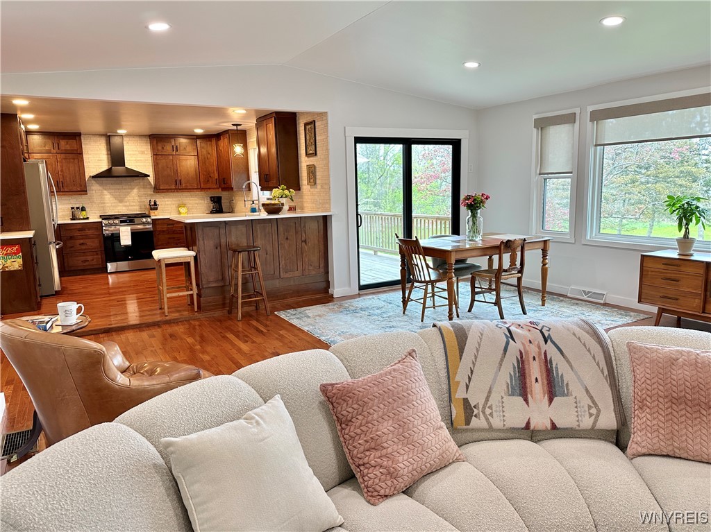 128 Old Glenwood Road, Aurora, New York image 21