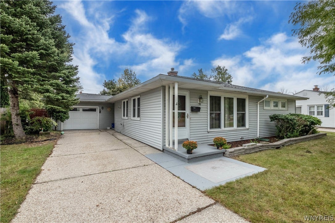 39 Mapleview Drive