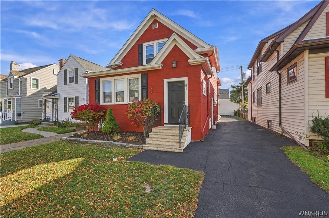 51 Harding Avenue