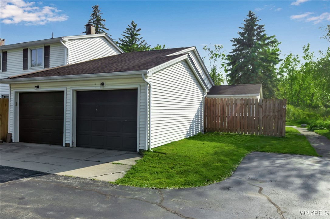 32 Pebble Creek Drive, Cheektowaga, New York image 2