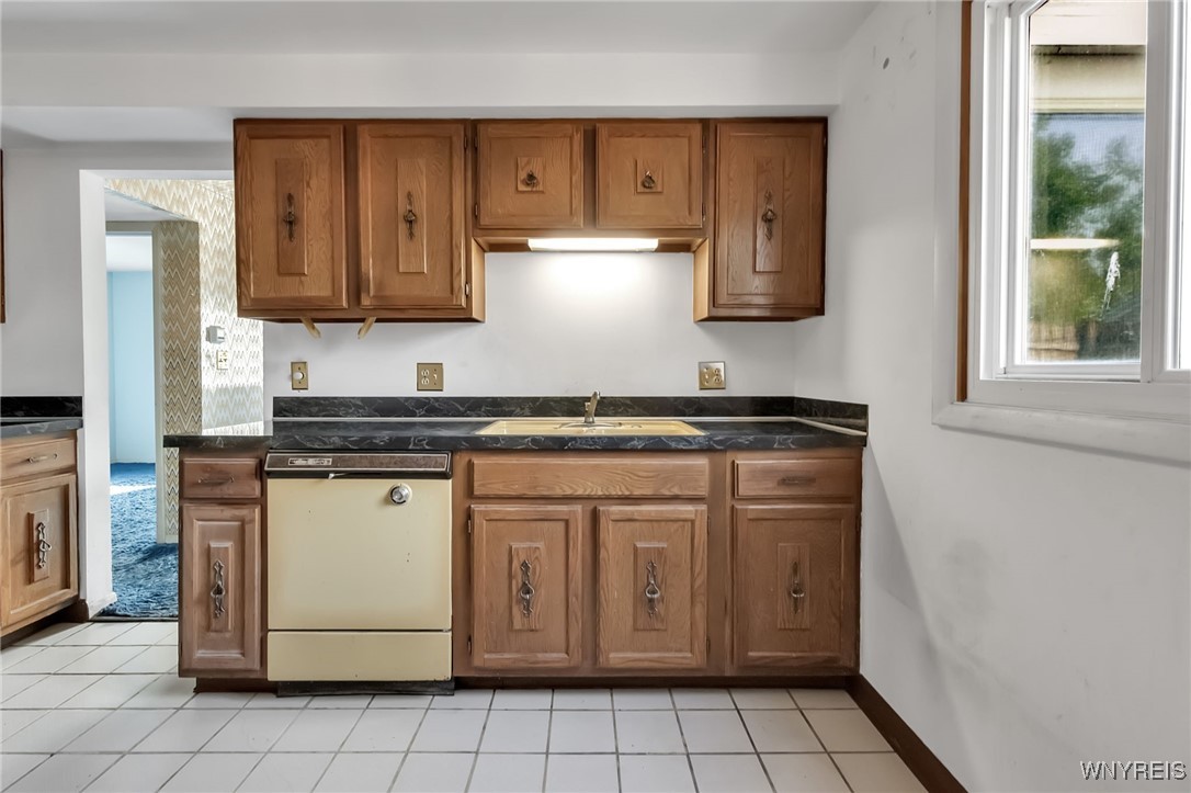 32 Pebble Creek Drive, Cheektowaga, New York image 5