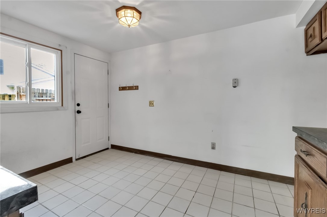 32 Pebble Creek Drive, Cheektowaga, New York image 8