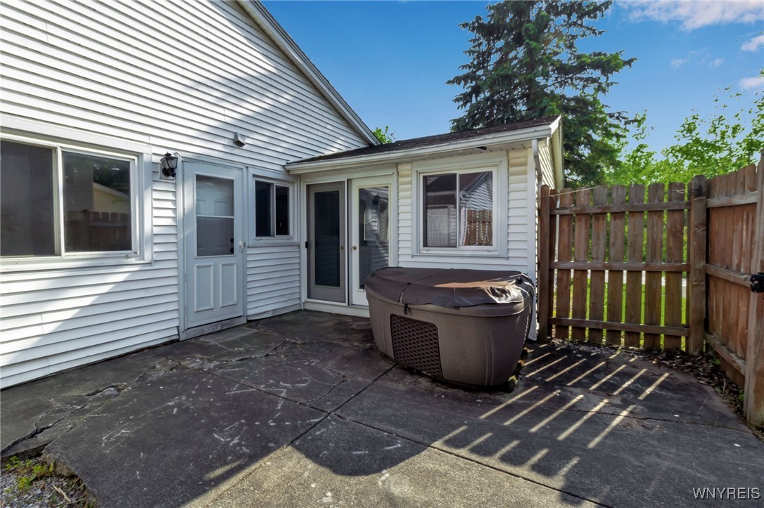 32 Pebble Creek Drive, Cheektowaga, New York image 3