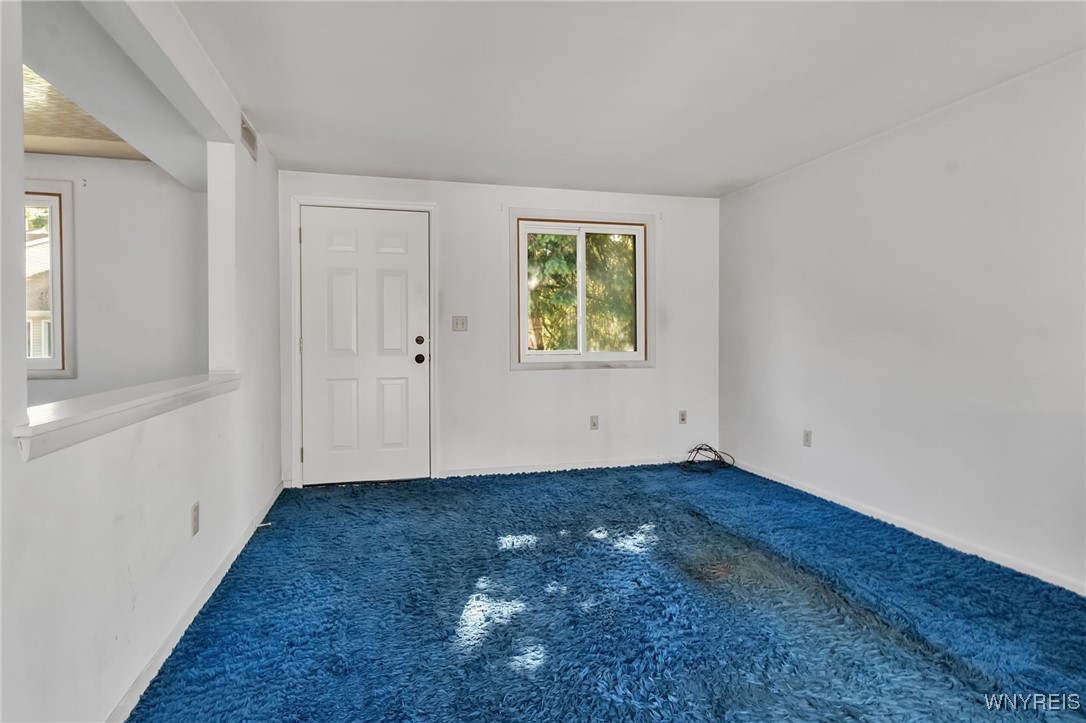32 Pebble Creek Drive, Cheektowaga, New York image 9