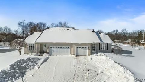 Condo For Sale - 4753 E Highland Parkway<br/> Hamburg, NY 14219