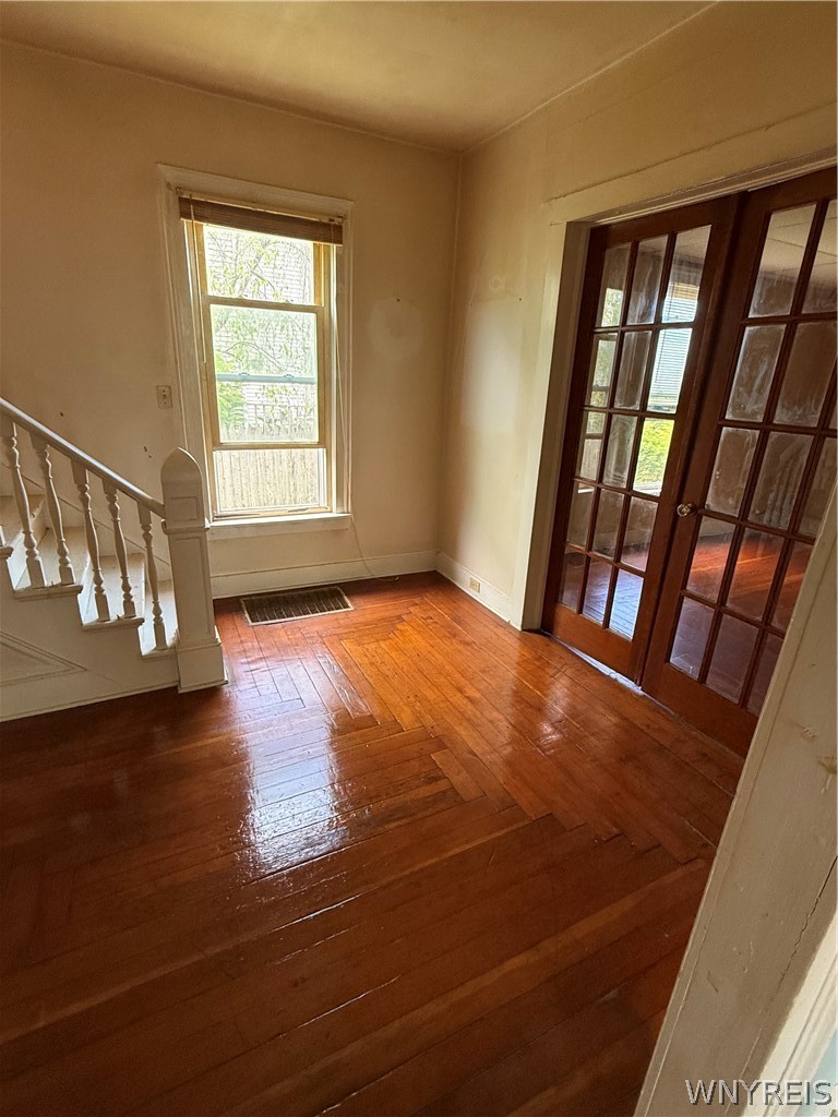 7 West Avenue