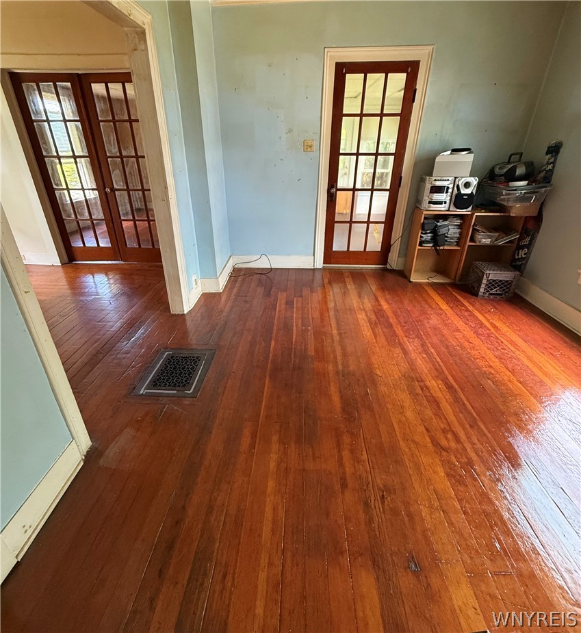 7 West Avenue