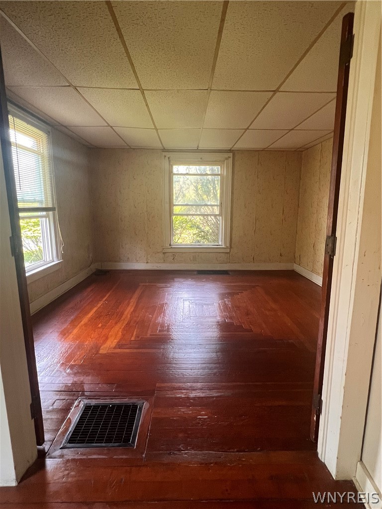 7 West Avenue