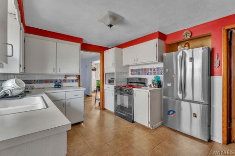 Tiny photo for 160 Parkhurst Boulevard, Tonawanda, NY 14223 (MLS # B1714734)