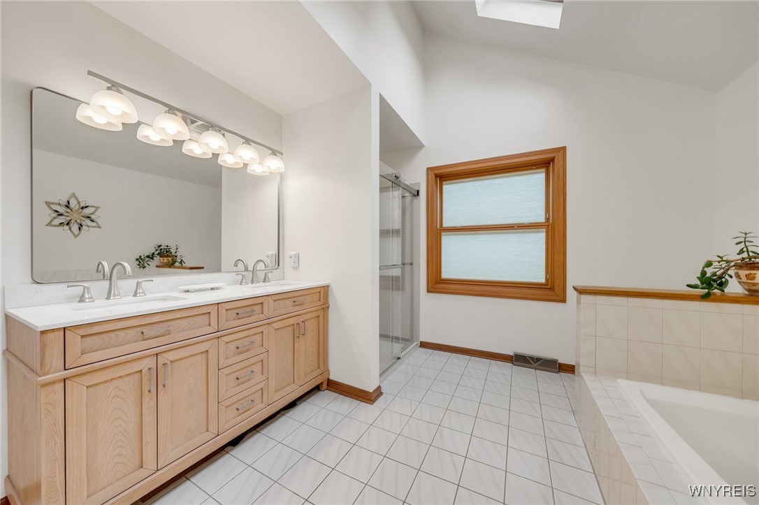 6157 Walnut Creek Court, Clarence, New York image 20