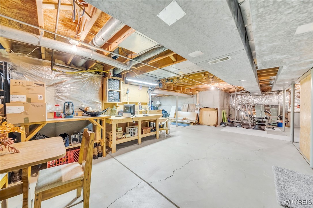 6157 Walnut Creek Court, Clarence, New York image 38