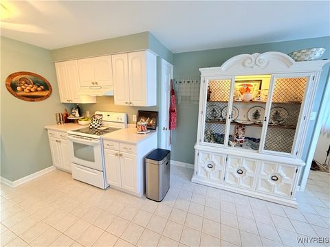 Tiny photo for 58 Kenton Place, Hamburg, NY 14075 (MLS # B1655238)